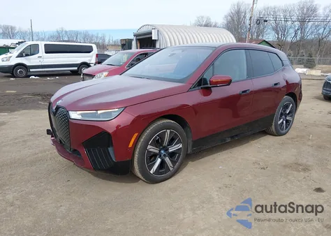 2025 BMW Ix xDrive50 из США, поврежденный, VIN WB523CF05SCU24117